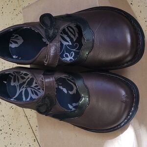 P.w. minor women's shoes Milan bronze size 10M new but with flaws